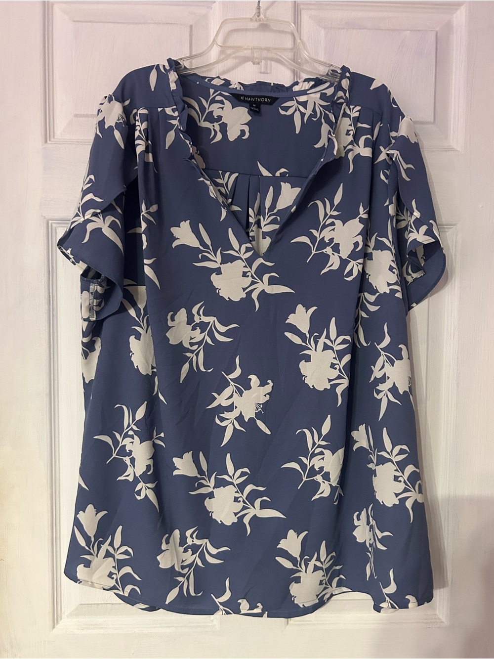 41 Hawthorn Navy Blue Floral V-Neck Blouse